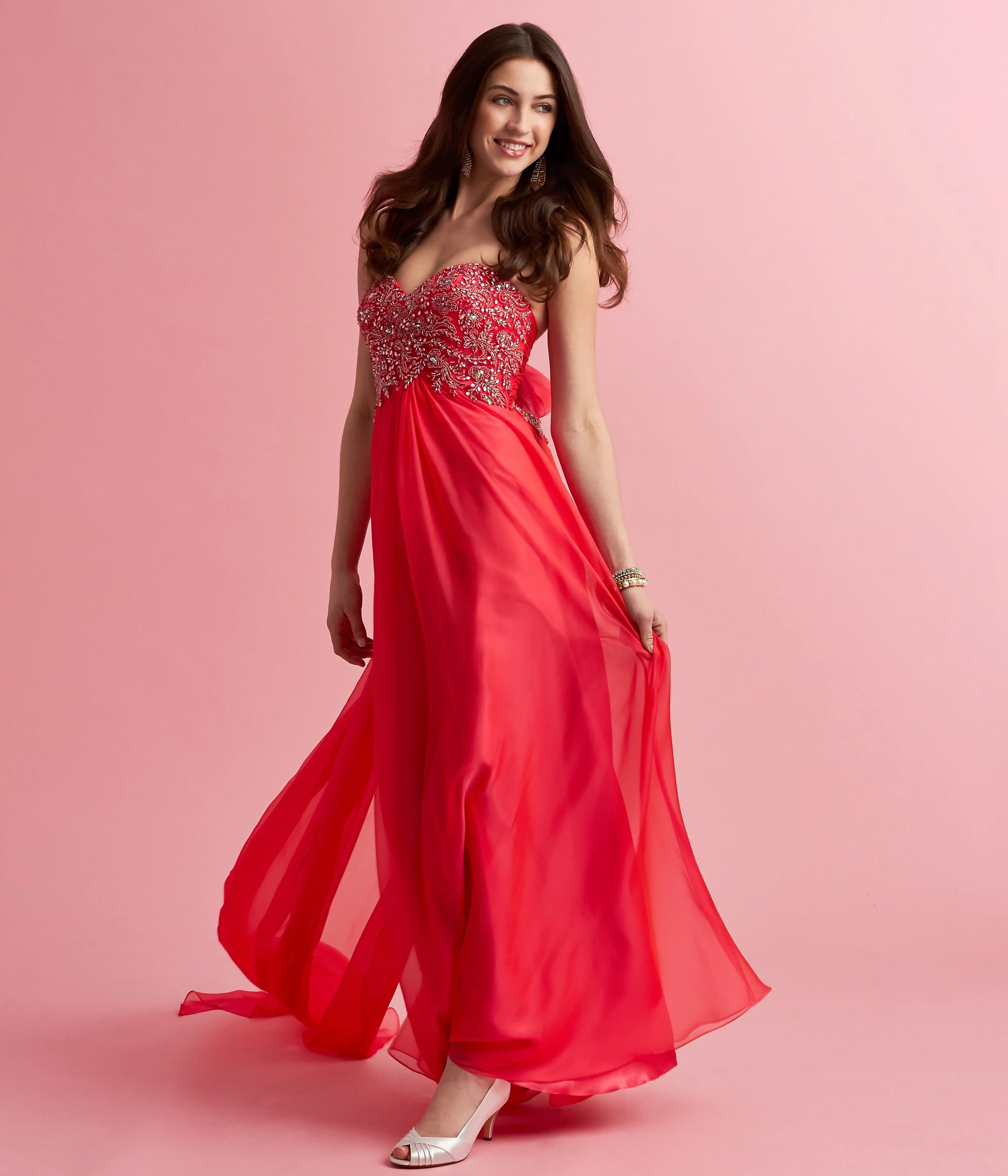 A-Line Maxi Sweetheart Sleeveless Chiffon Watteau Train Backless Dress With Beading