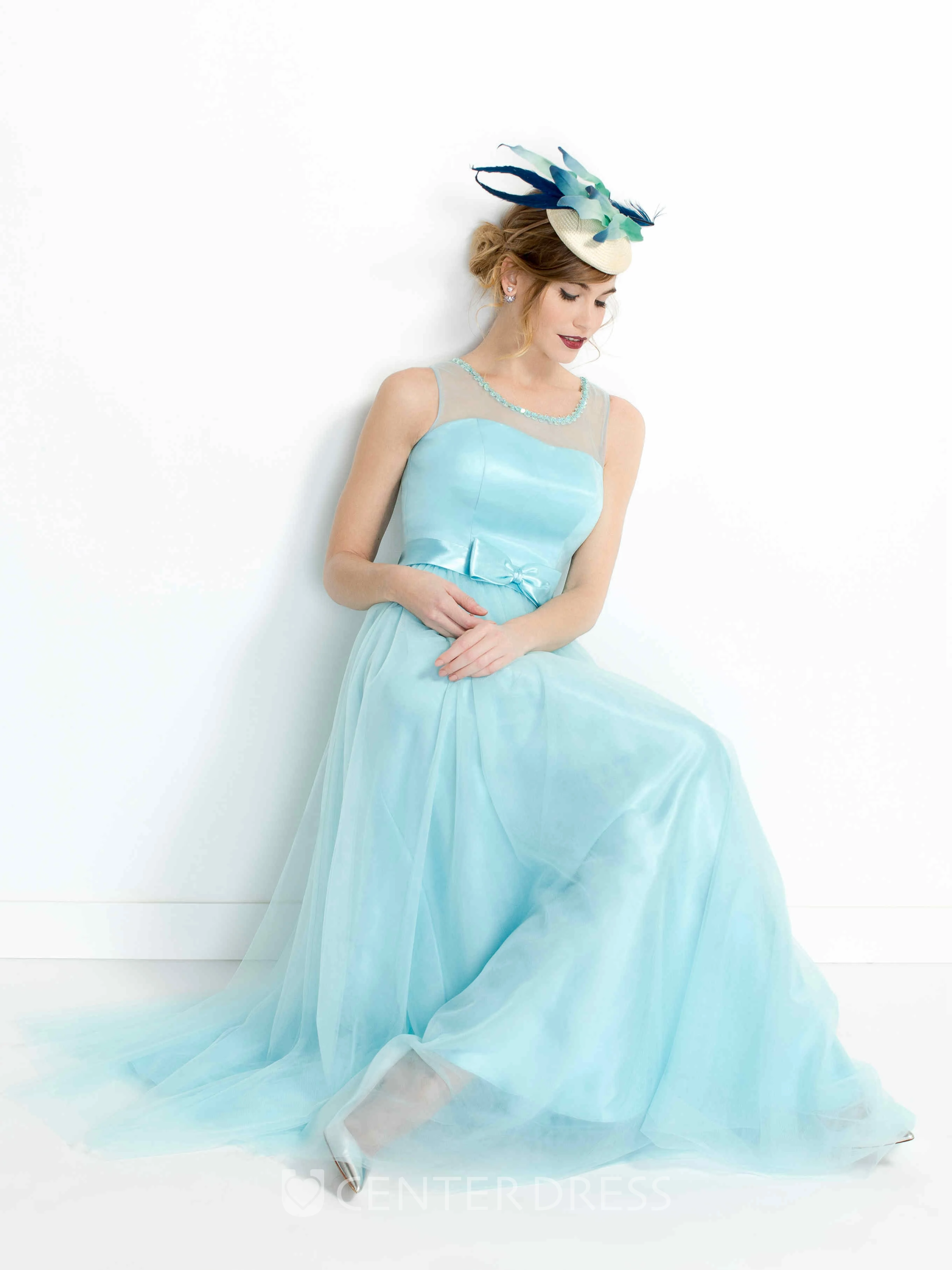Sleeveless Bowed Floor-Length Scoop-Neck Tulle&Satin Prom Dress With Beading