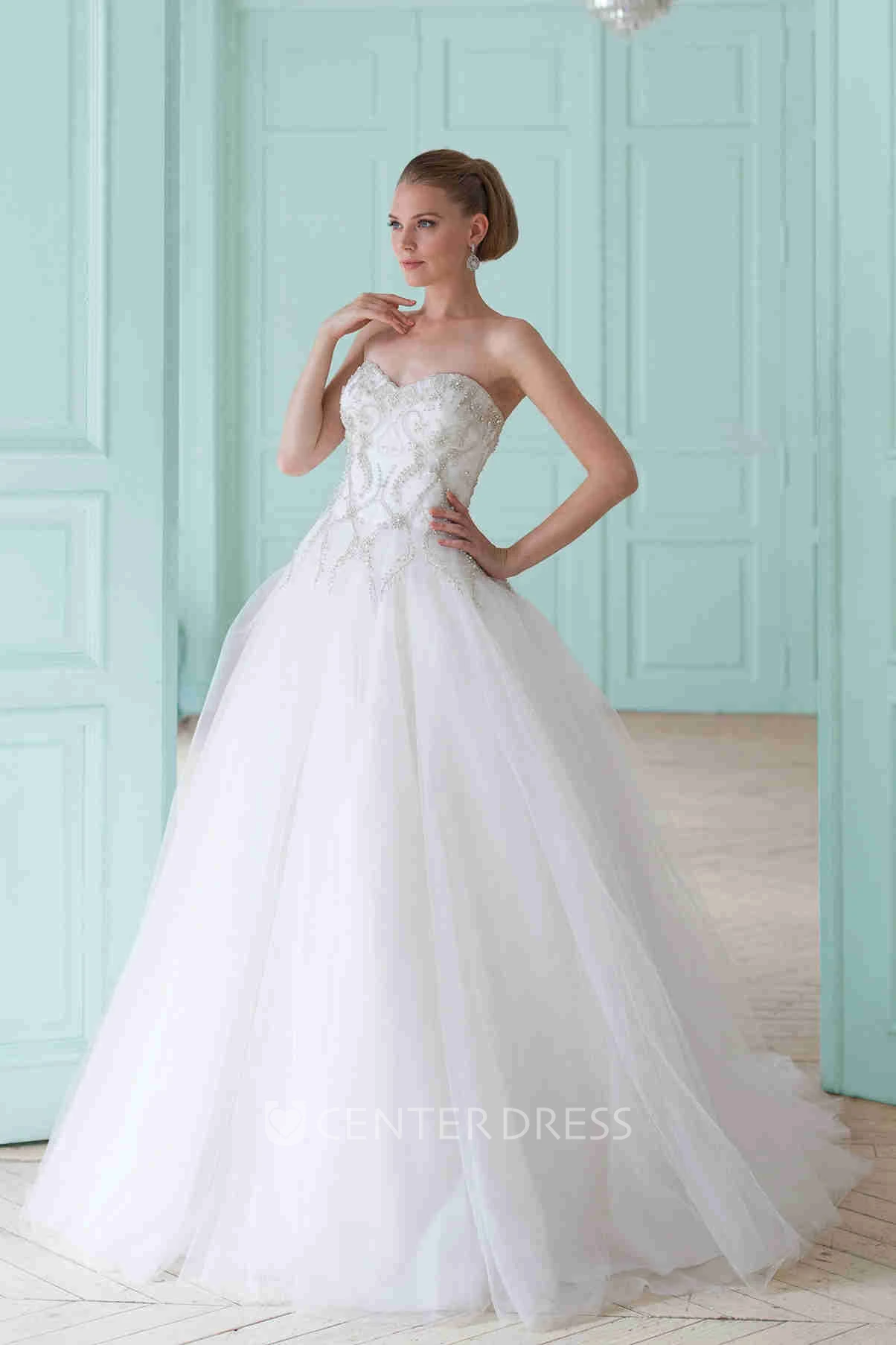 Ball Gown Sweetheart Tulle Wedding Dress With Beading And Lace Up