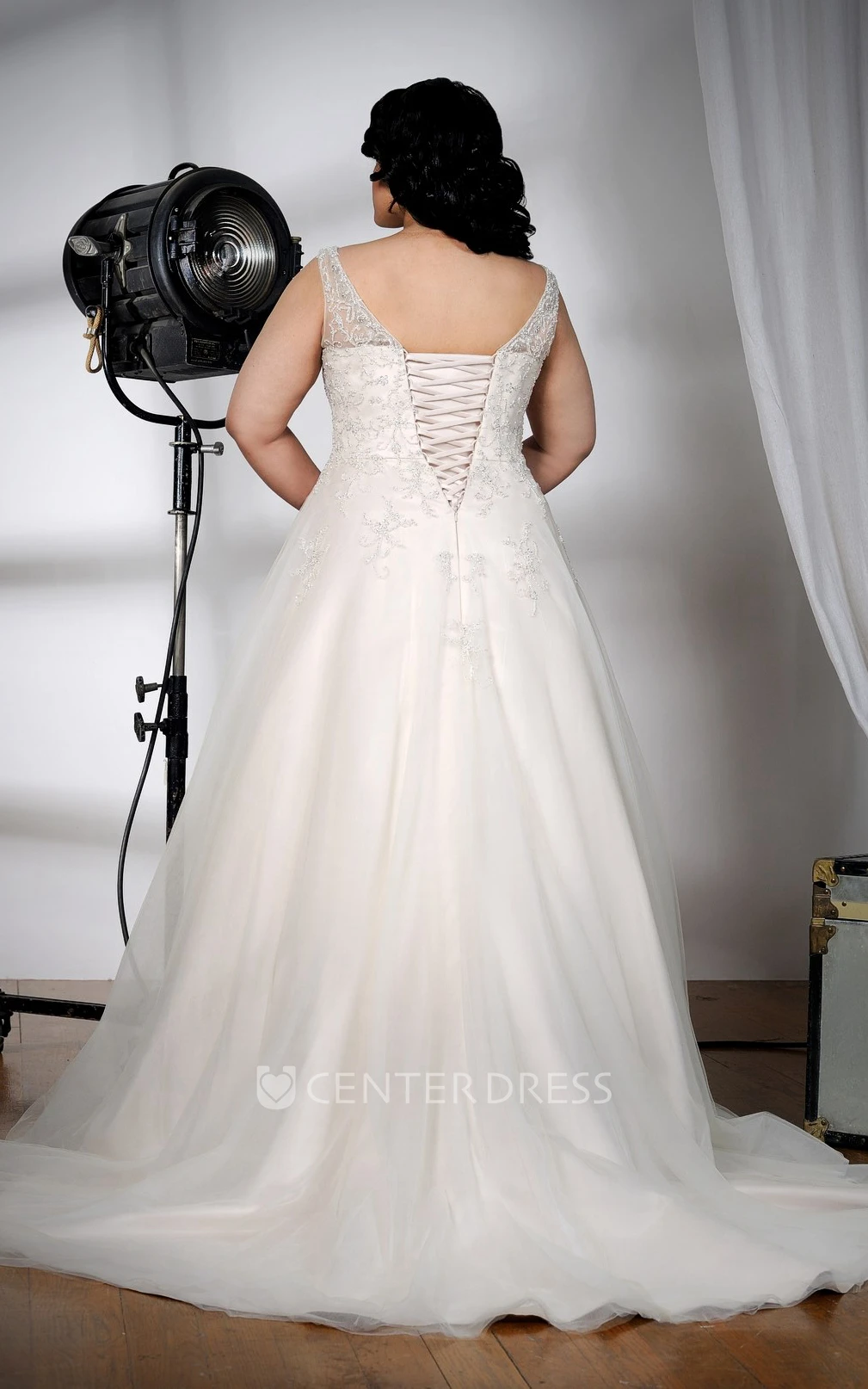 Plunged Sleeveless Lace A-Line Dress With Beading