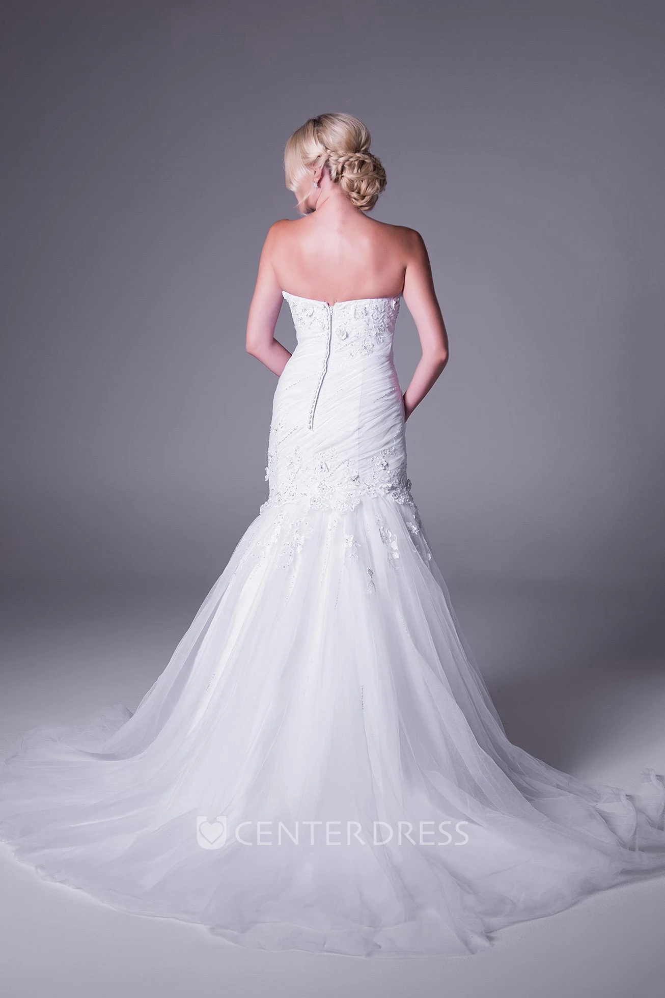 Mermaid Appliqued Sweetheart Tulle Wedding Dress With Ruching And Zipper