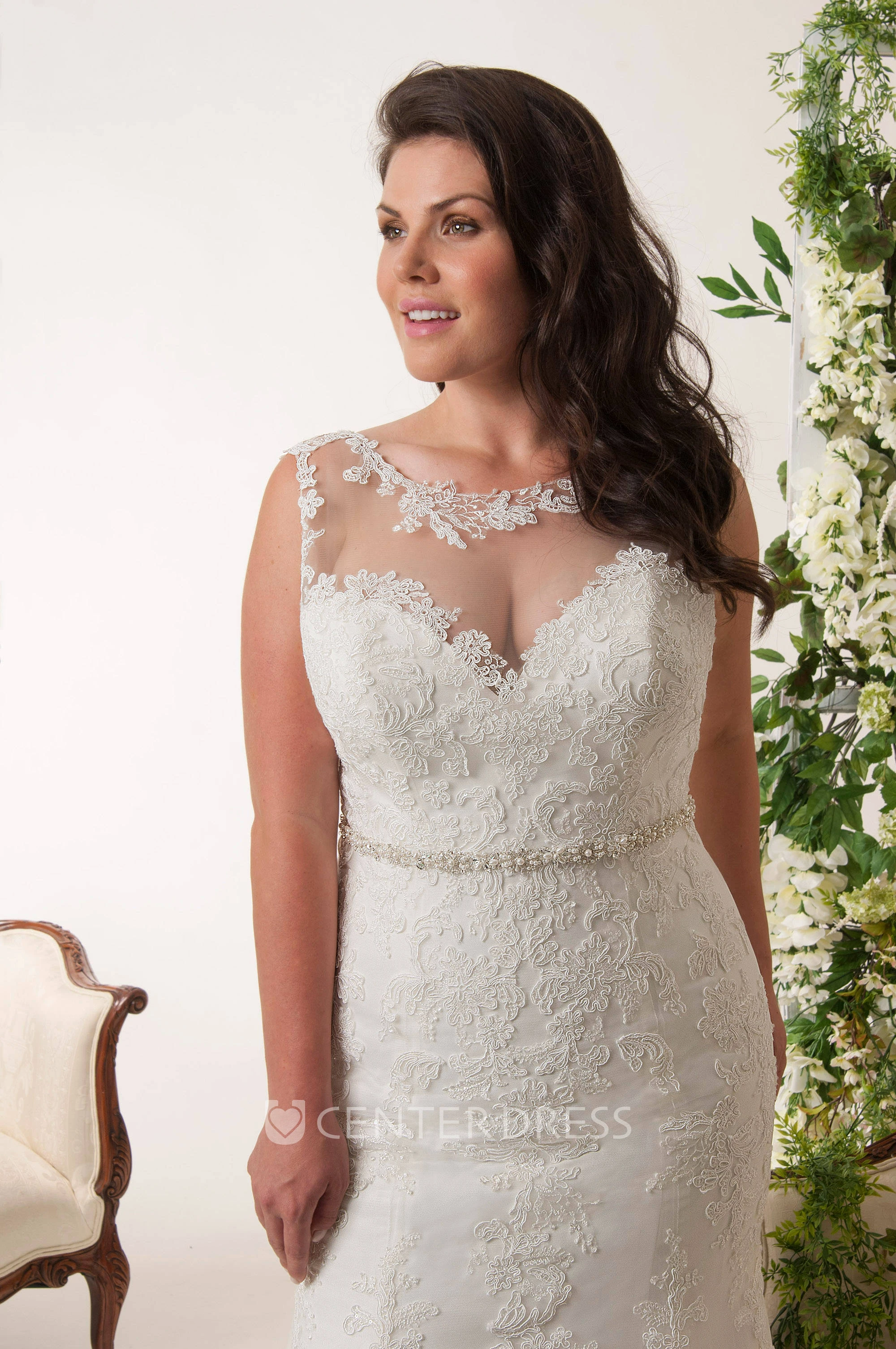 Sheath Sleeveless Scoop-Neck Appliqued Floor-Length Lace Plus Size Wedding Dress With Waist Jewellery