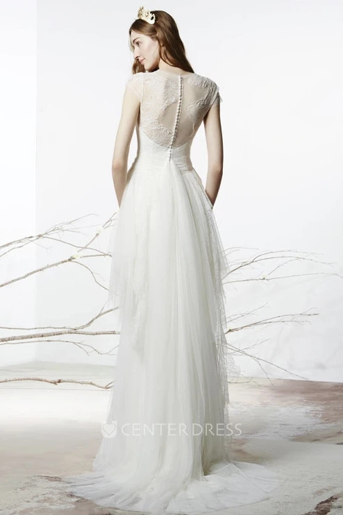 Sheath Scoop-Neck Short-Sleeve Tulle Wedding Dress With Illusion