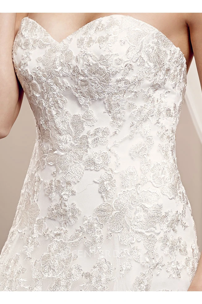 A-Line Sweetheart Floor-Length Sleeveless Appliqued Tulle Wedding Dress