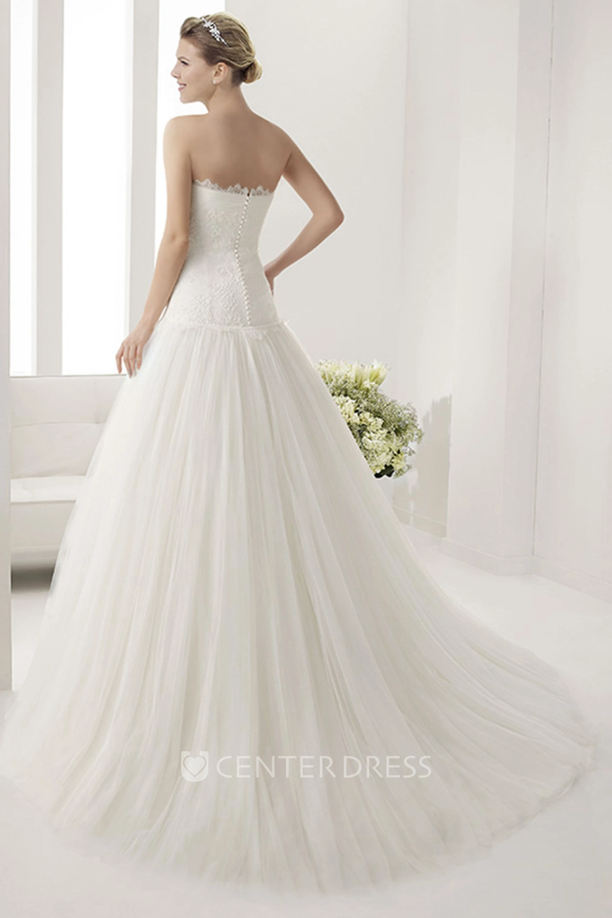 Strapless Tulle Long Wedding Dress With Embroidered Waist And Pleated Skirt