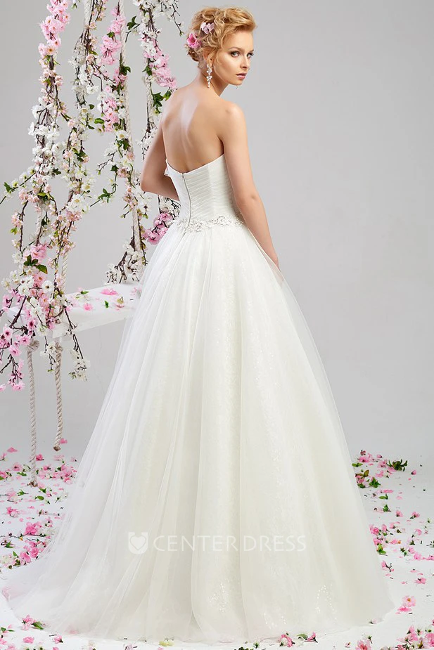 A-Line Criss-Cross Floor-Length Sweetheart Sleeveless Tulle Wedding Dress With Appliques