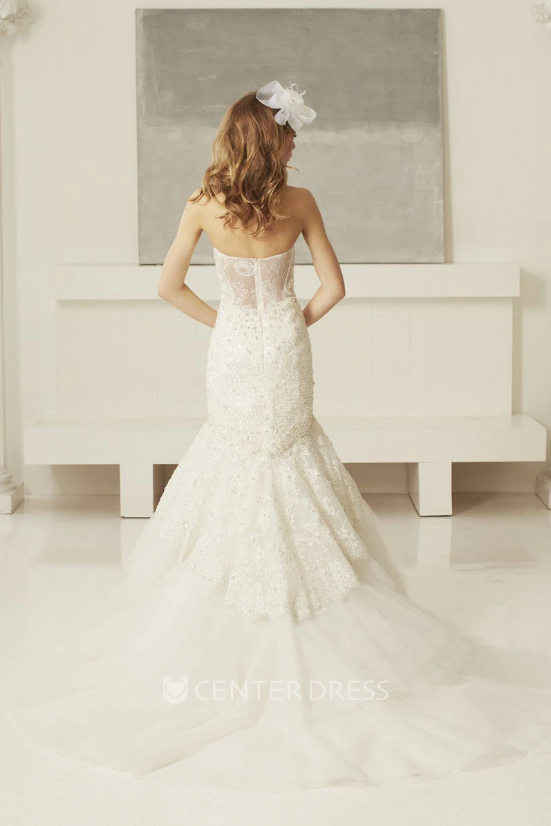 Sweetheart Long Appliqued Tiered Lace Wedding Dress With Court Train And V Back
