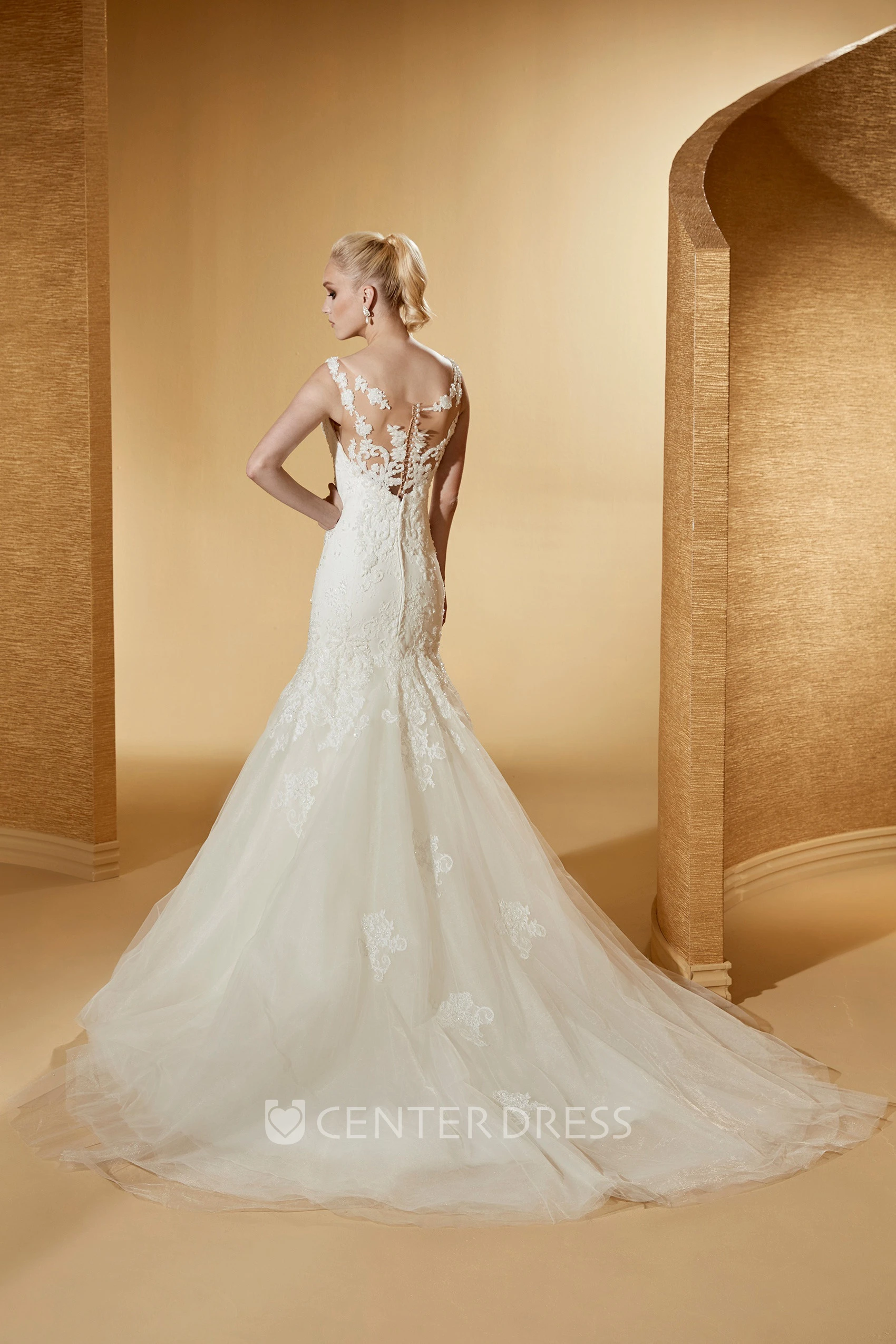 Square-Neck Mermaid Lace Long Wedding Dress With Exquisite Appliques And Brush Train