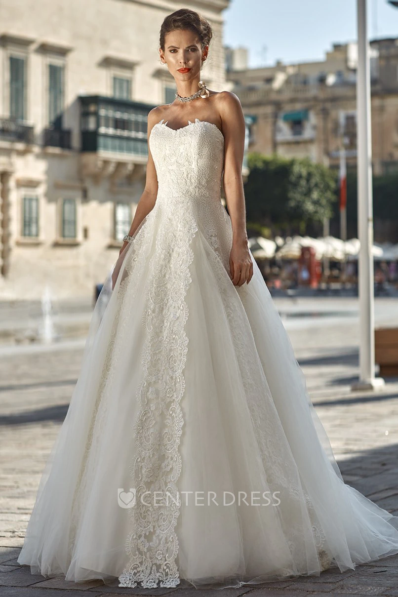 A-Line Sweetheart Appliqued Floor-Length Sleeveless Tulle Wedding Dress