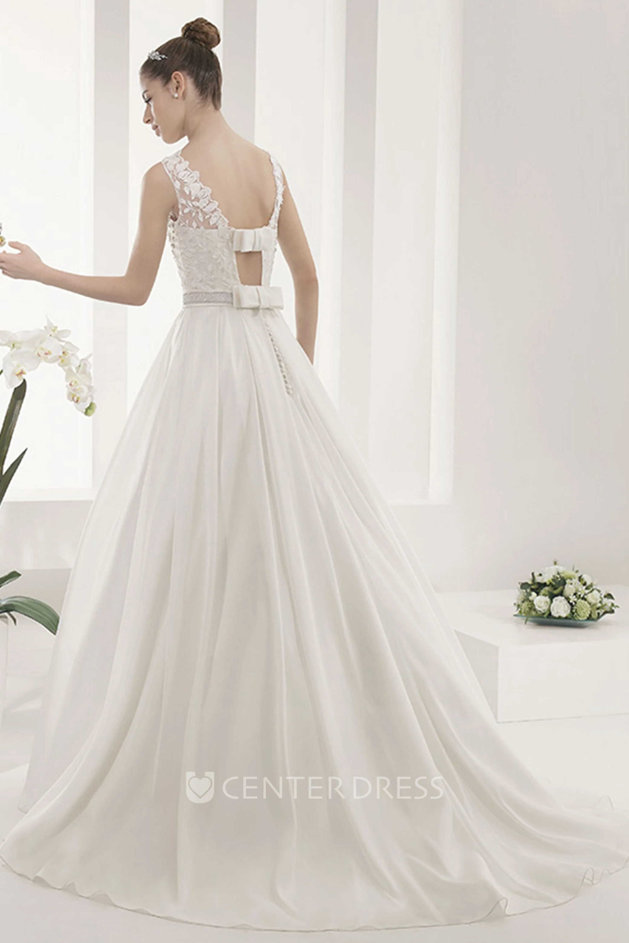 Leaf-appliqued Top Taffeta Wedding Gown With Back Bows