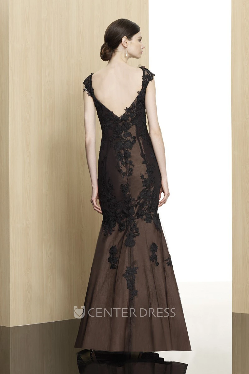 Trumpet Cap-Sleeve Long Appliqued Formal Dress With Deep-V Back