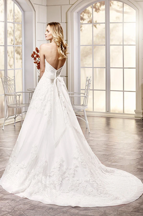 A-Line Sweetheart Floor-Length Jeweled Lace&Satin Wedding Dress With Appliques And Sash