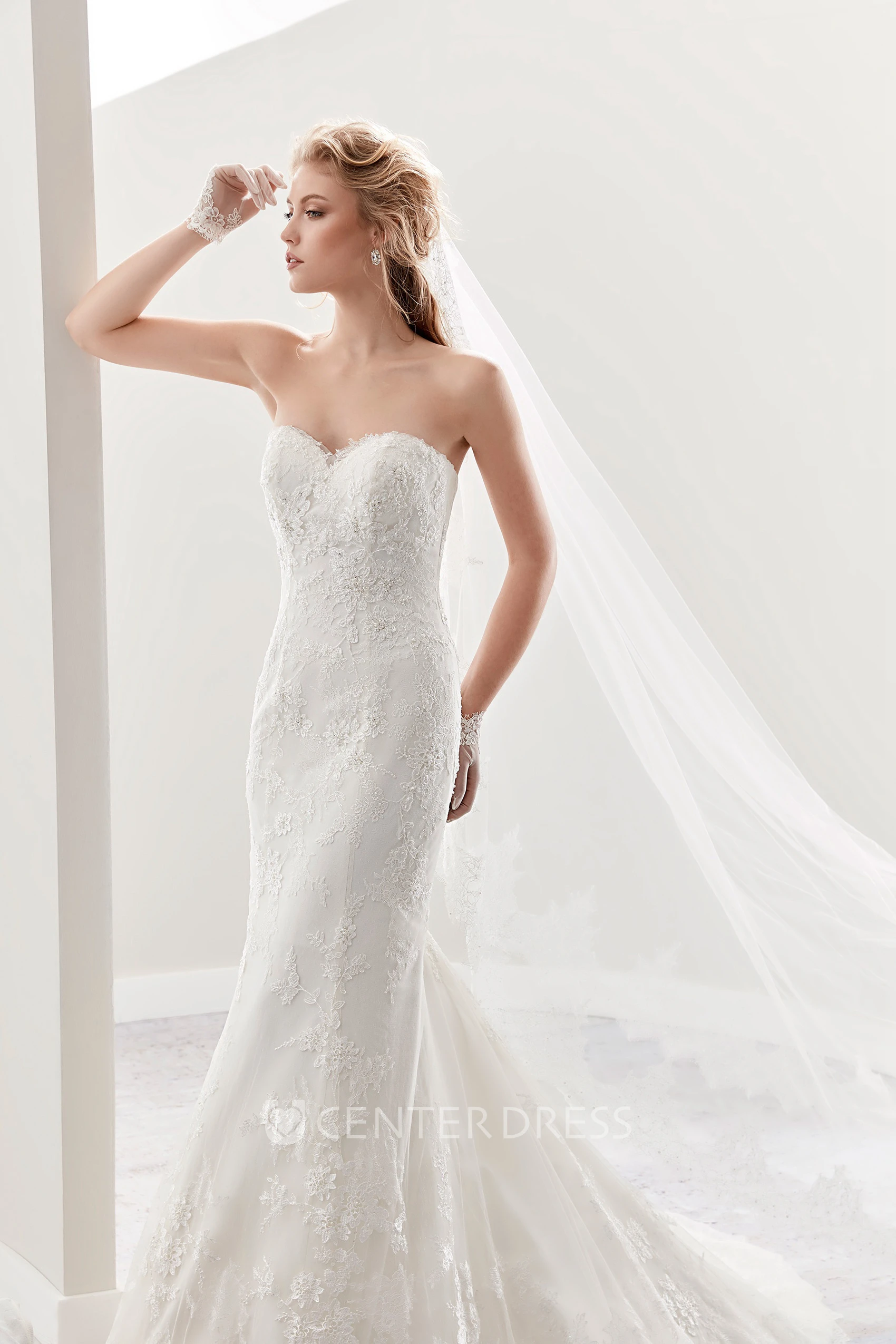 Classic Sweetheart Sheath Mermaid Bridal Gown With Appliques And Open Back