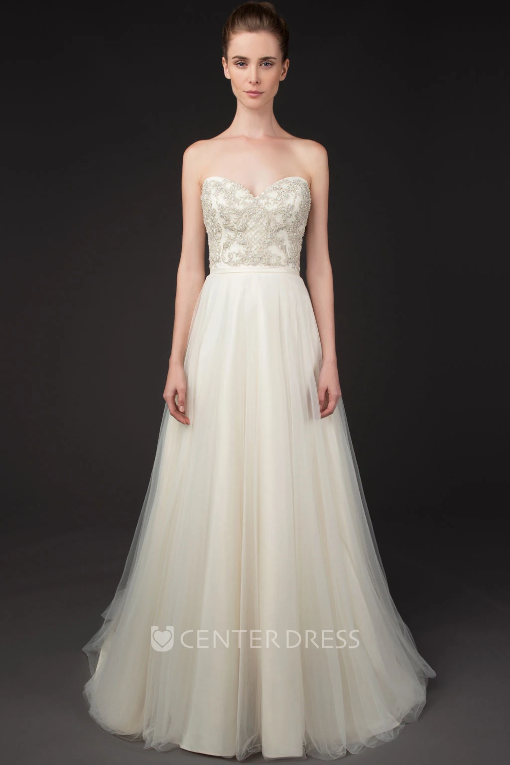 A-Line Sweetheart Sleeveless Appliqued Tulle Wedding Dress