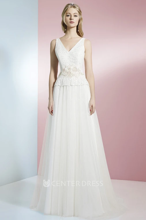 Floor-Length V-Neck Appliqued Bowed Tulle Wedding Dress With Brush Train And V Back