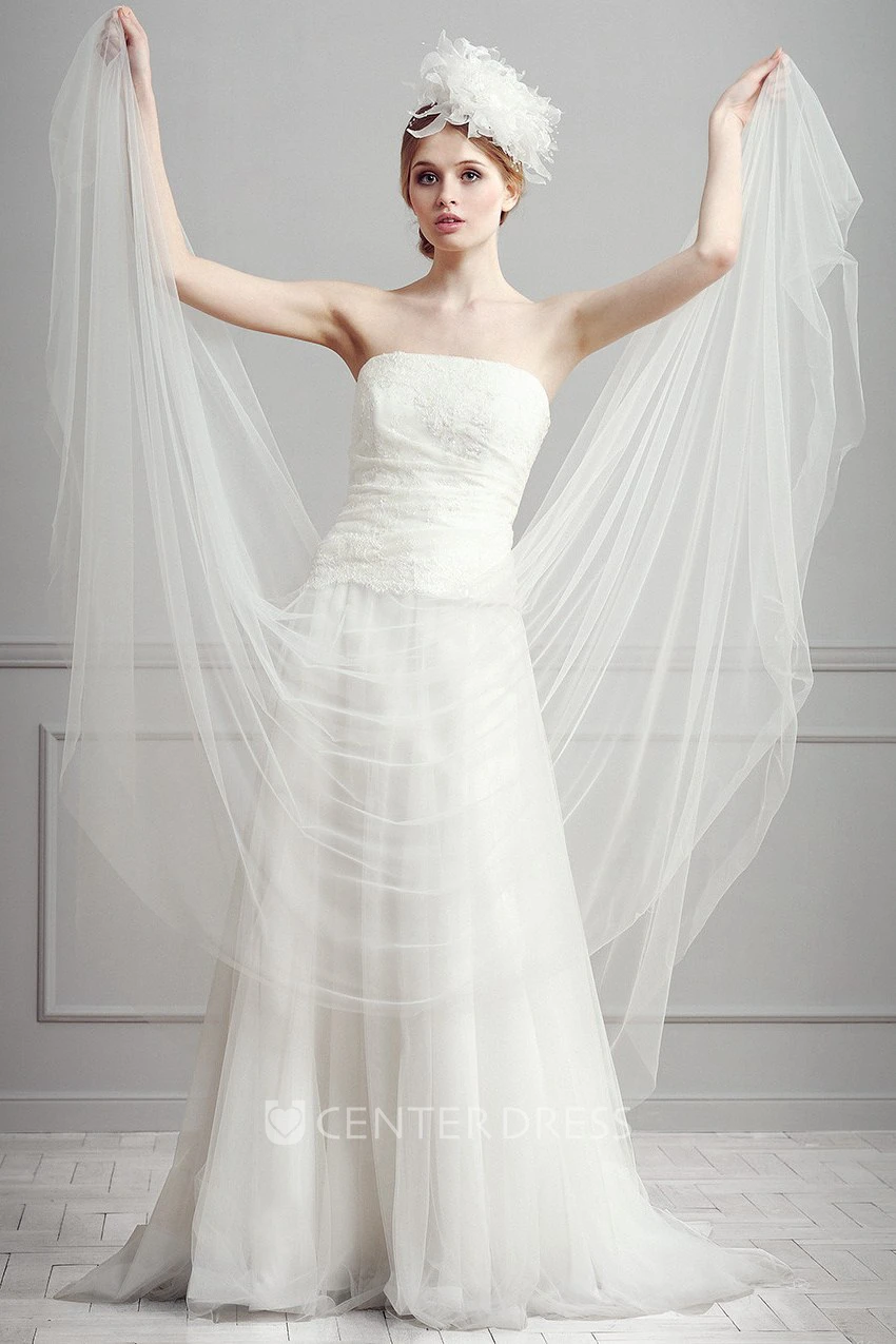 A-Line Appliqued Sleeveless Floor-Length Strapless Tulle Wedding Dress