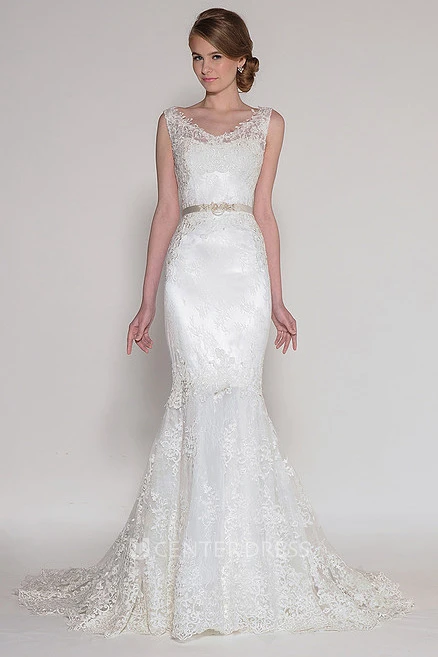 Mermaid Sleeveless Jeweled V-Neck Lace Winter Wedding Dress