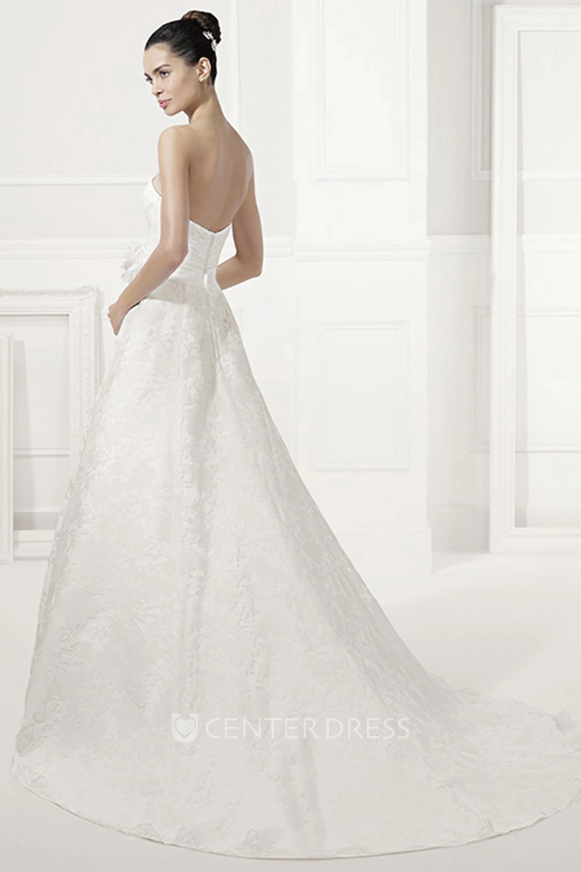 Sweetheart A-line Lace Bridal Gown With Flowers