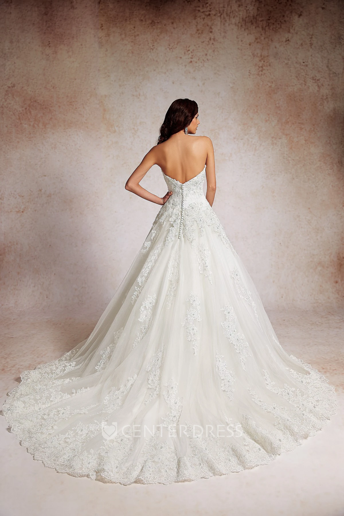 Sweetheart A-Line Wedding Dress With Lace Appliques And Beadings