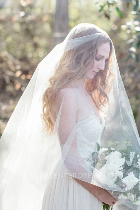 Ethereal Simple Style Chapel Wedding Veil