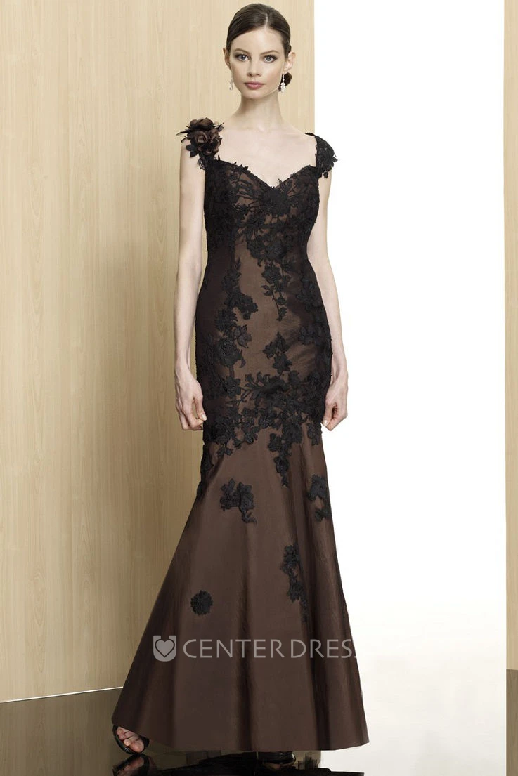 Trumpet Cap-Sleeve Long Appliqued Formal Dress With Deep-V Back