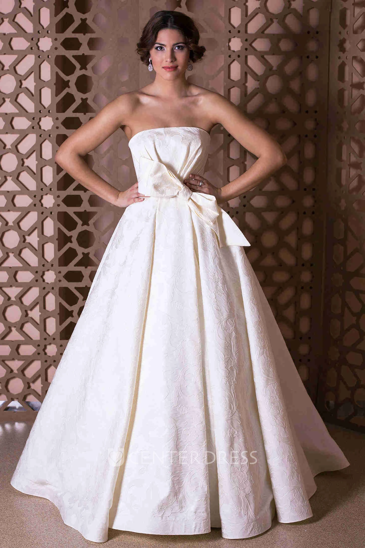 A-Line Bowed Sleeveless Long Strapless Wedding Dress
