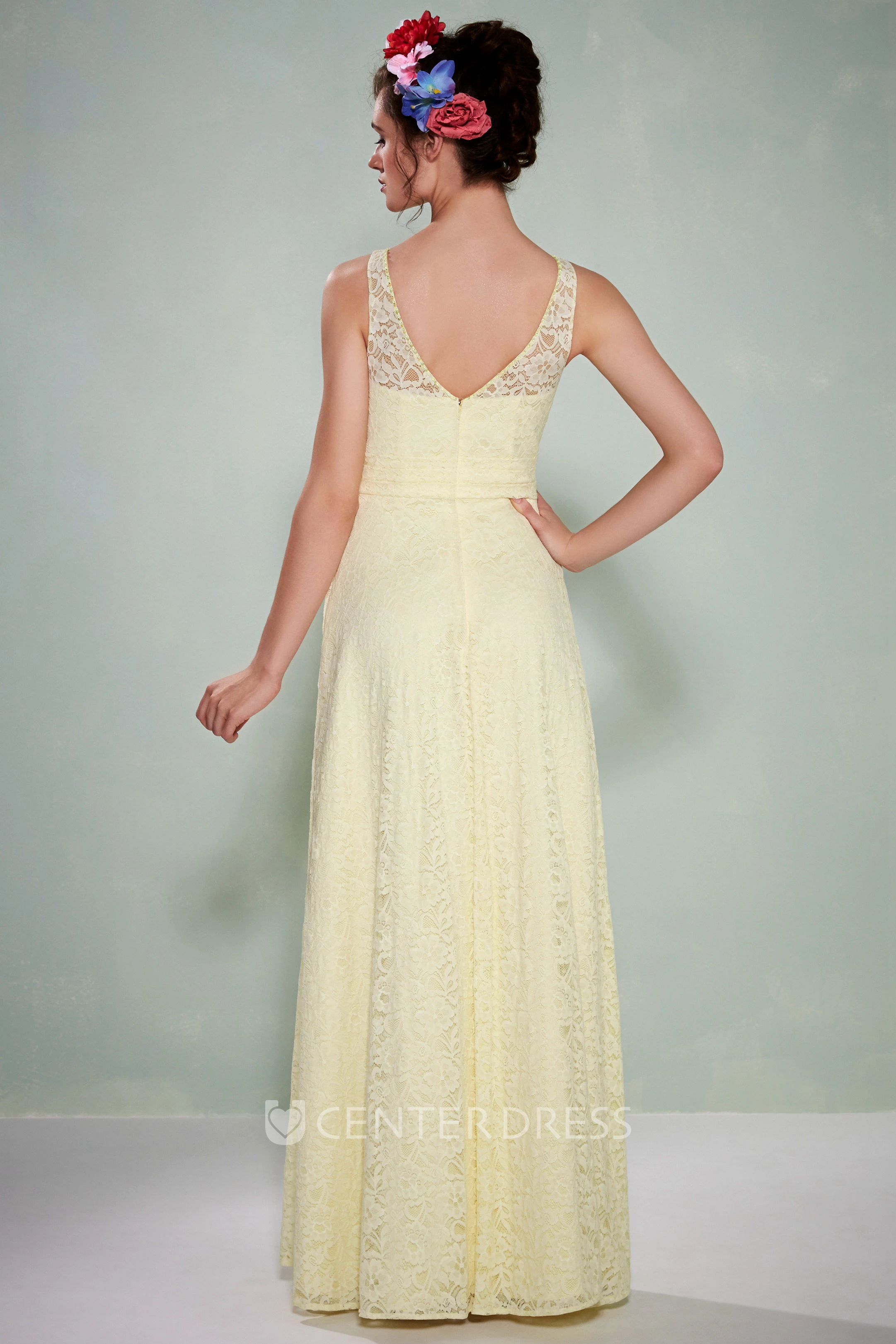 Scoop Neck Sleeveless Lace Bridesmaid Dress With Low-V Back