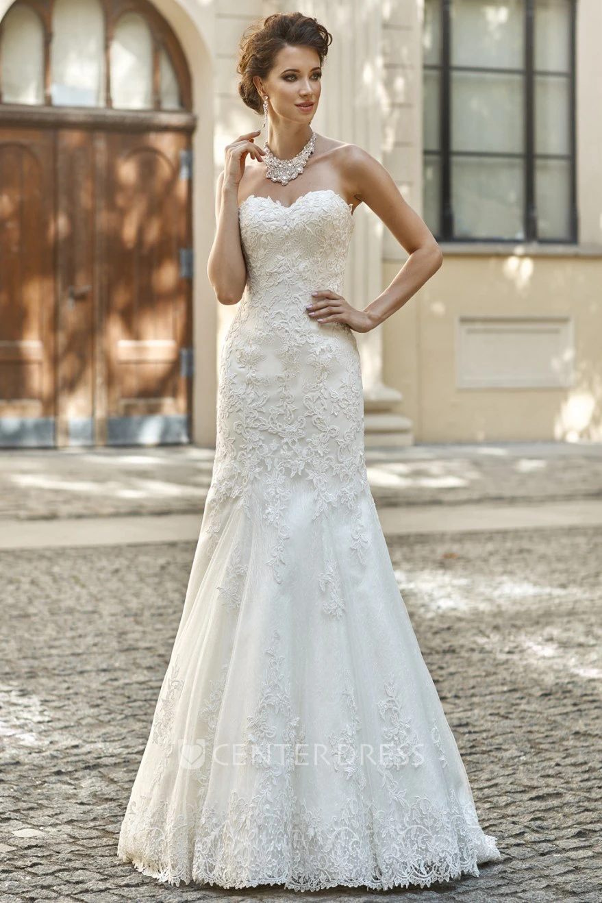 Sheath Floor-Length Sweetheart Appliqued Sleeveless Lace Wedding Dress