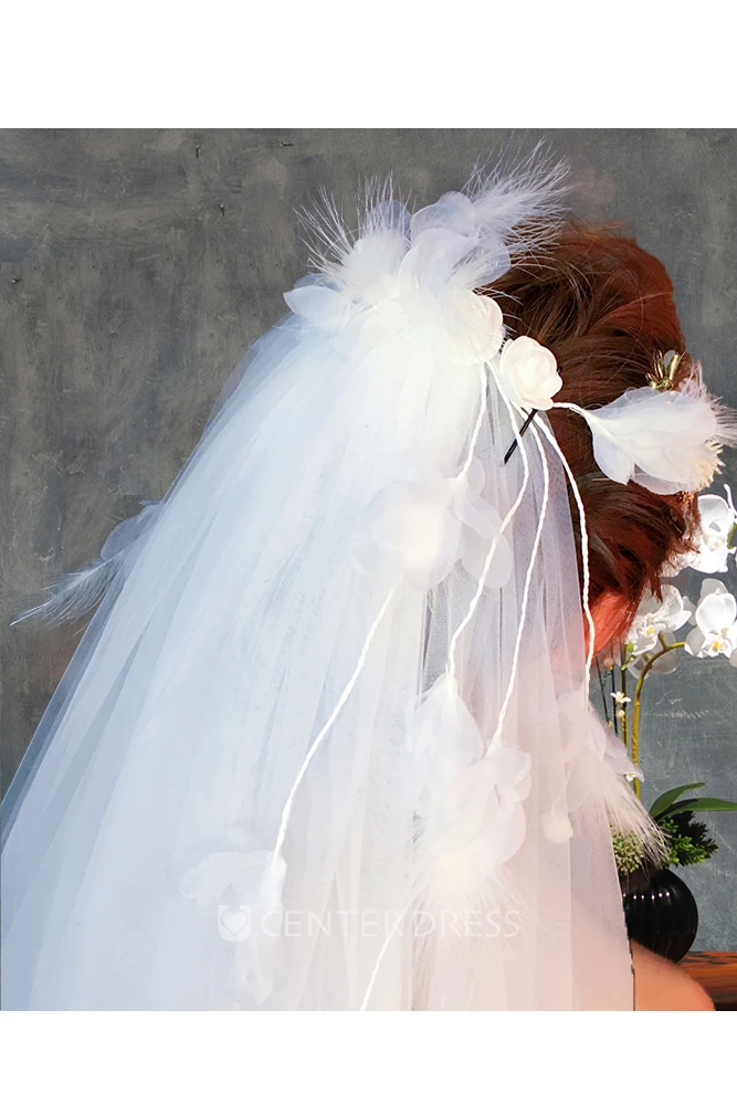 Latest Korean Handmade Tulle Wedding Veil with Draping Lines and Flowers