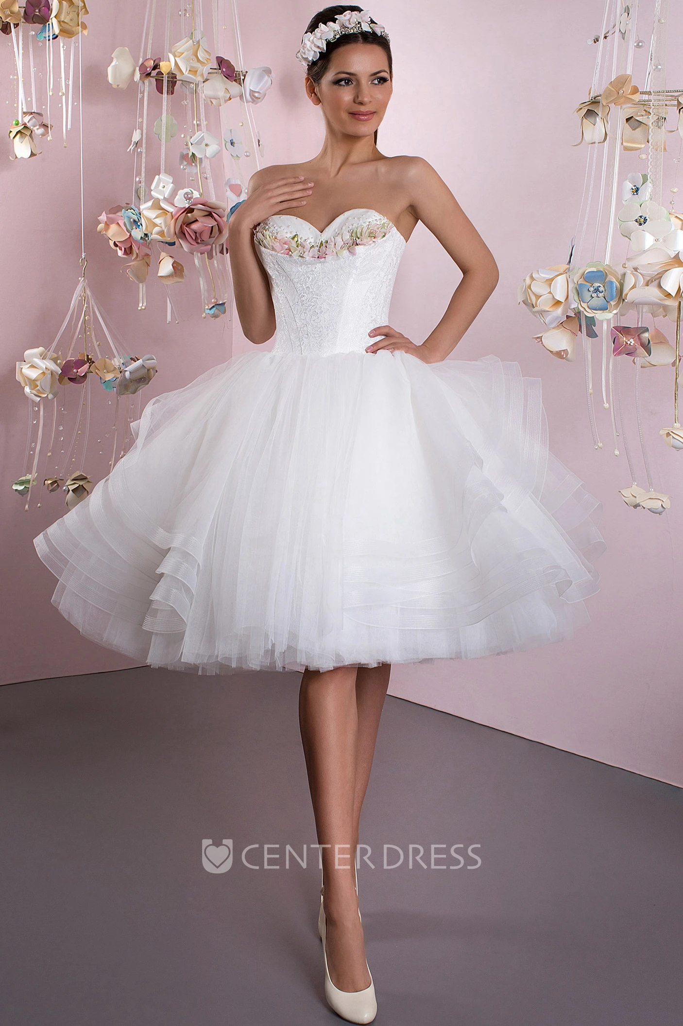 Knee-Length Sweetheart Tiered Beaded Tulle Wedding Dress With Flower And Lace Up
