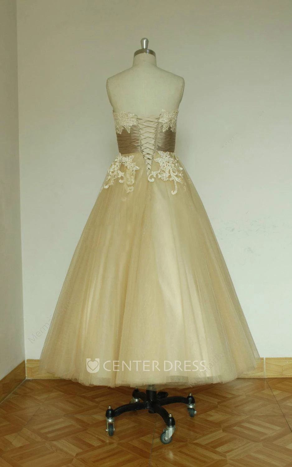 Vintage Inspired Tea-Length Tulle Wedding Dress With Lace Appliques