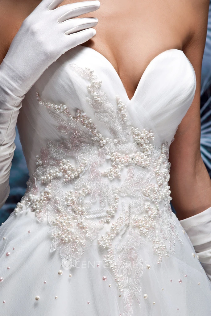 Ball Gown Long Sweetheart Tulle Wedding Dress With Appliques And Corset Back