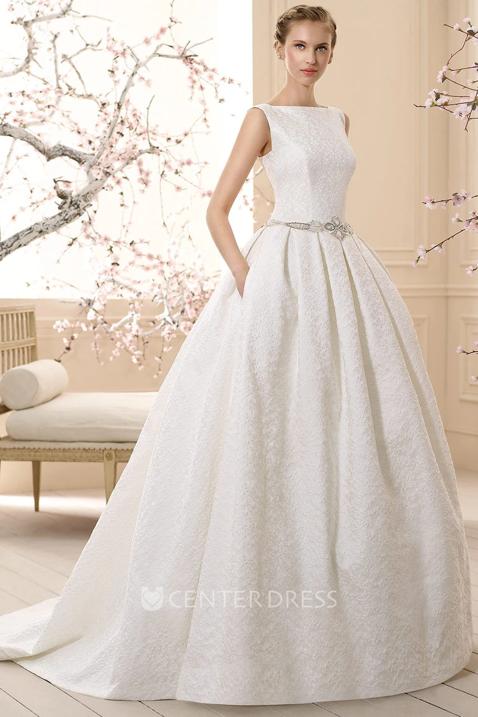 Ball Gown Bateau-Neck Sleeveless Long Jeweled Wedding Dress With Embroidery