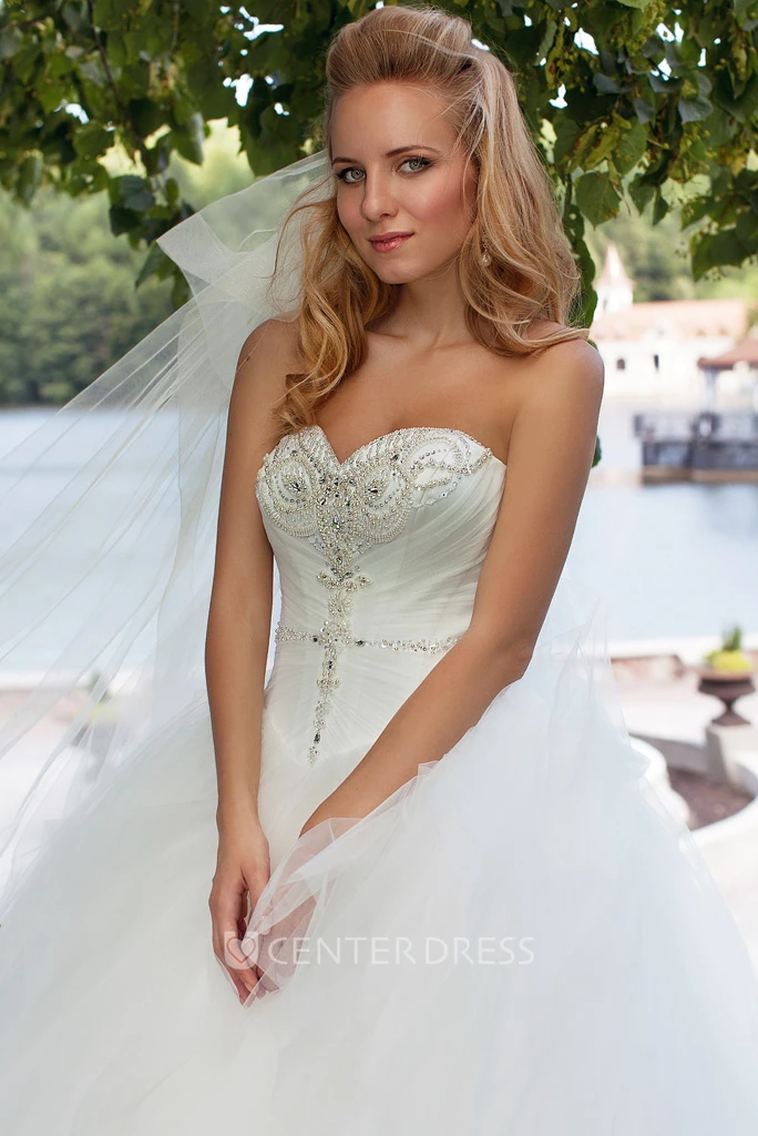 Sweetheart Floor-Length Ruffled Tulle Wedding Dress With Court Train And Lace Up