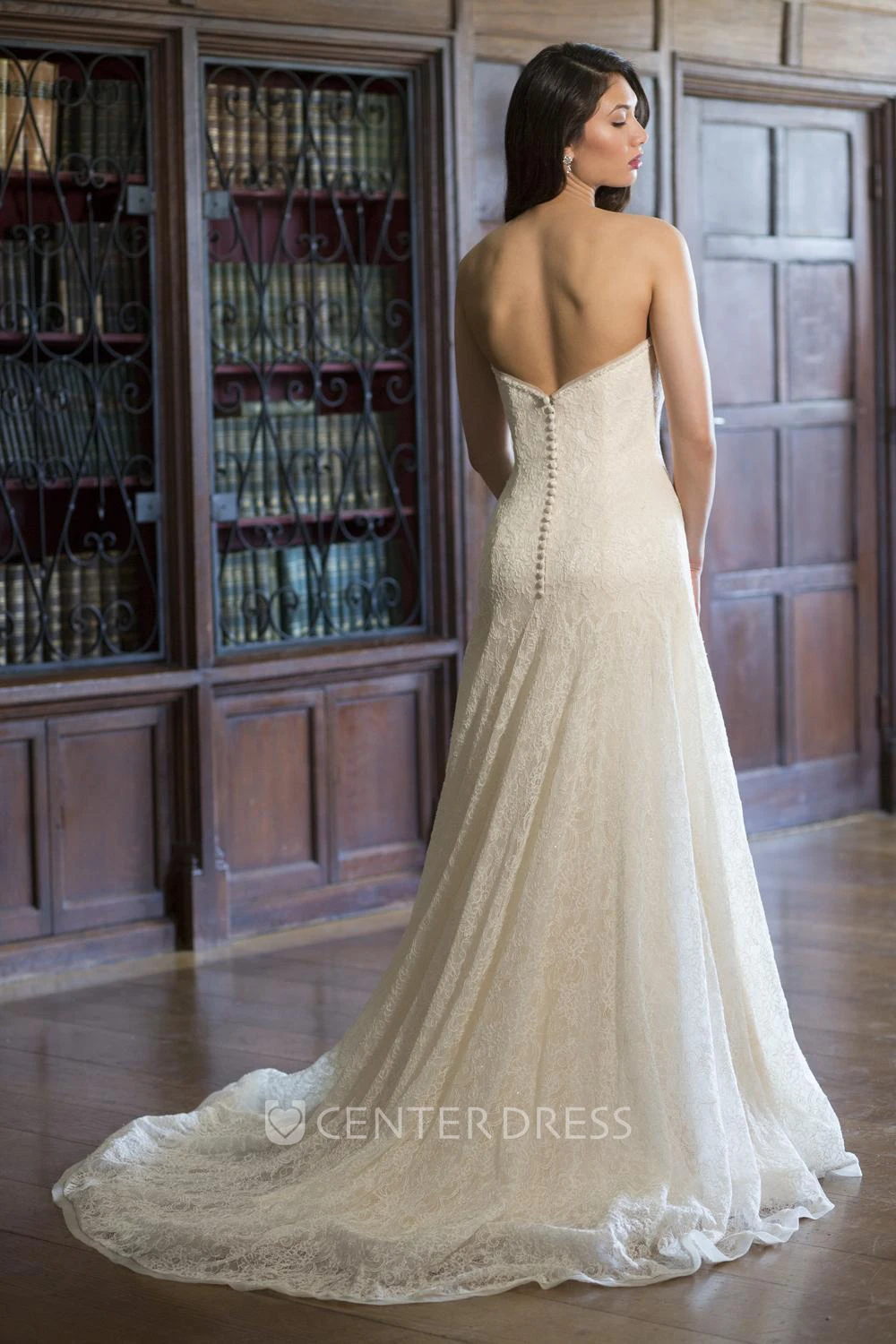 Sweetheart Floor-Length Lace Wedding Dress With V Back
