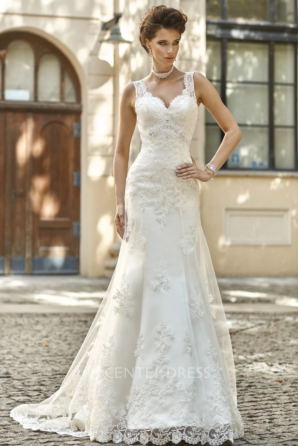 Sheath Floor-Length Sleeveless Appliqued V-Neck Lace&Satin Wedding Dress