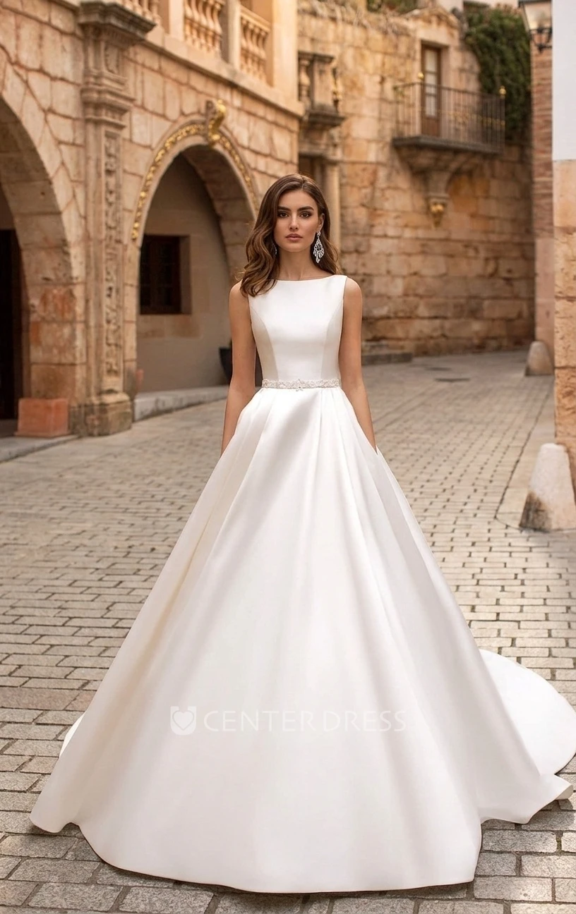 Simple Modern A-Line Satin Spring Wedding Dress Elegant Solid Sleeveless Bridal Gown with Lace Button Back