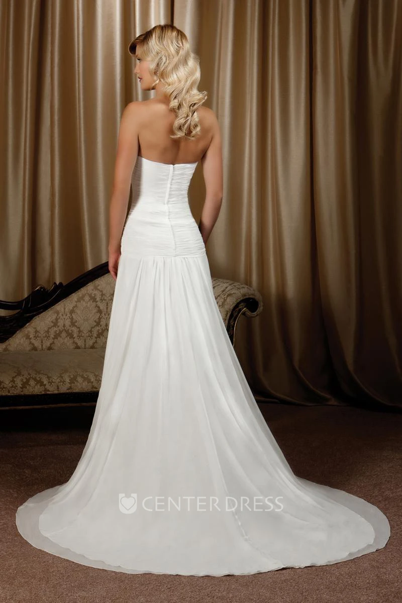 Sheath Long-Sleeveless Halter Chiffon Wedding Dress With Criss Cross And Court Train
