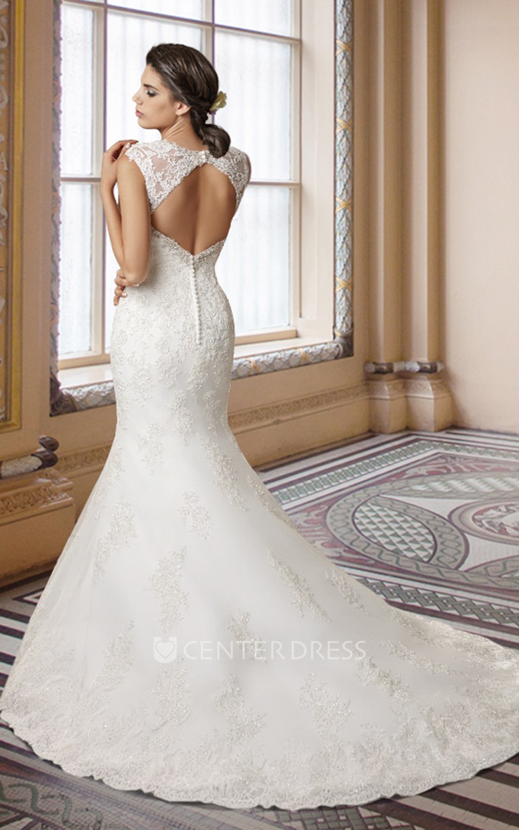 Lace wedding dress with best sale cap sleeves and keyhole back