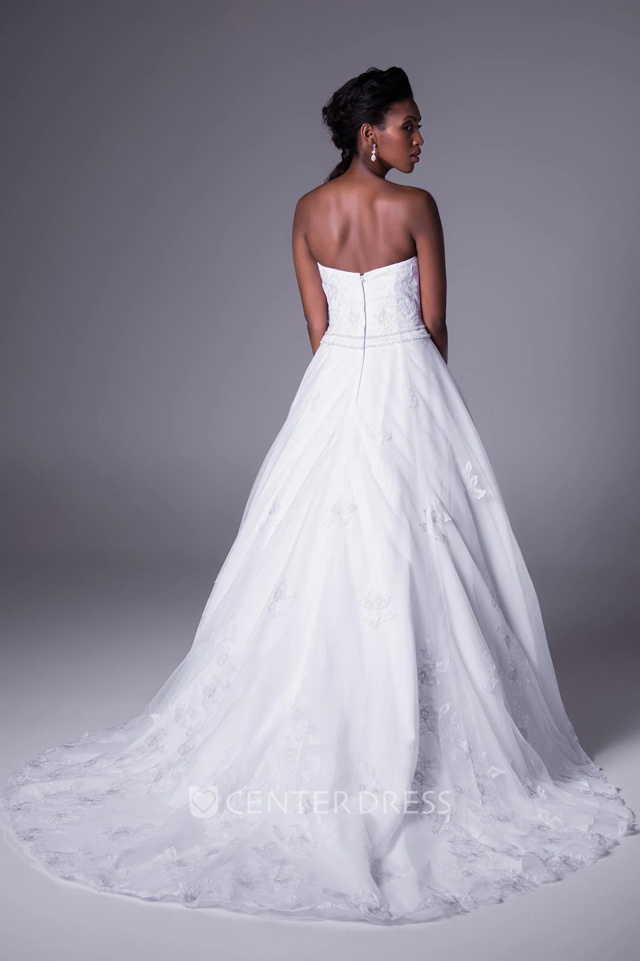 A-Line Sleeveless Appliqued Floor-Length Sweetheart Wedding Dress With Beading