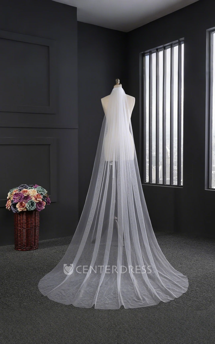 Minimalist Ethereal One-Layer Plain Yarn Wedding Veil with Comb