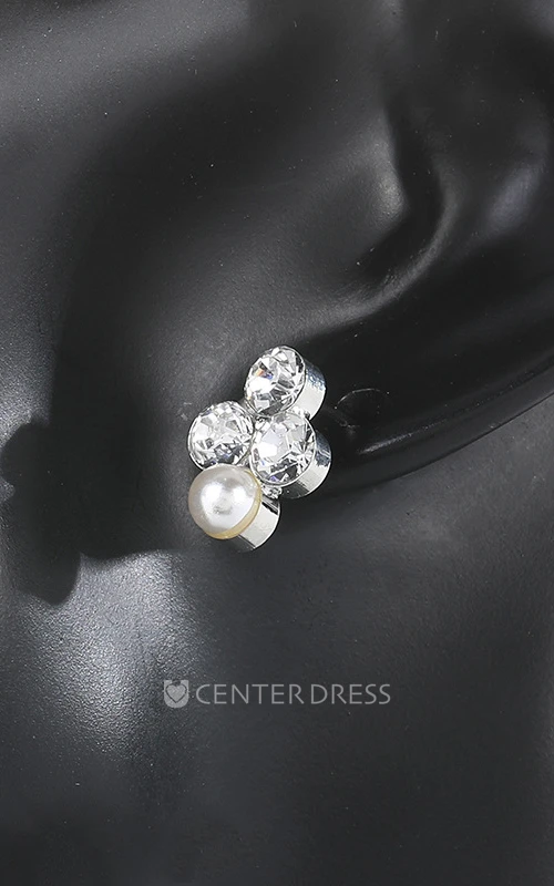 Minimalistic Flower Rhinestone Design Necklace and Earrings Jewelry Set