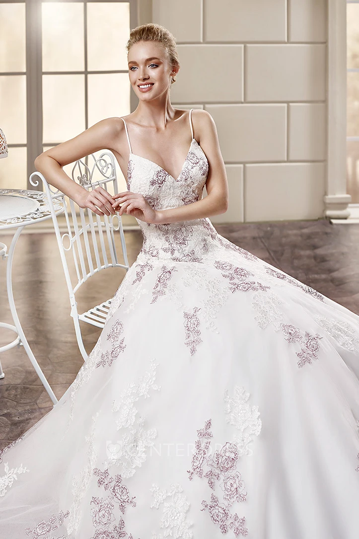 Ball Gown Spaghetti Appliqued Long Sleeveless Tulle&Lace Wedding Dress