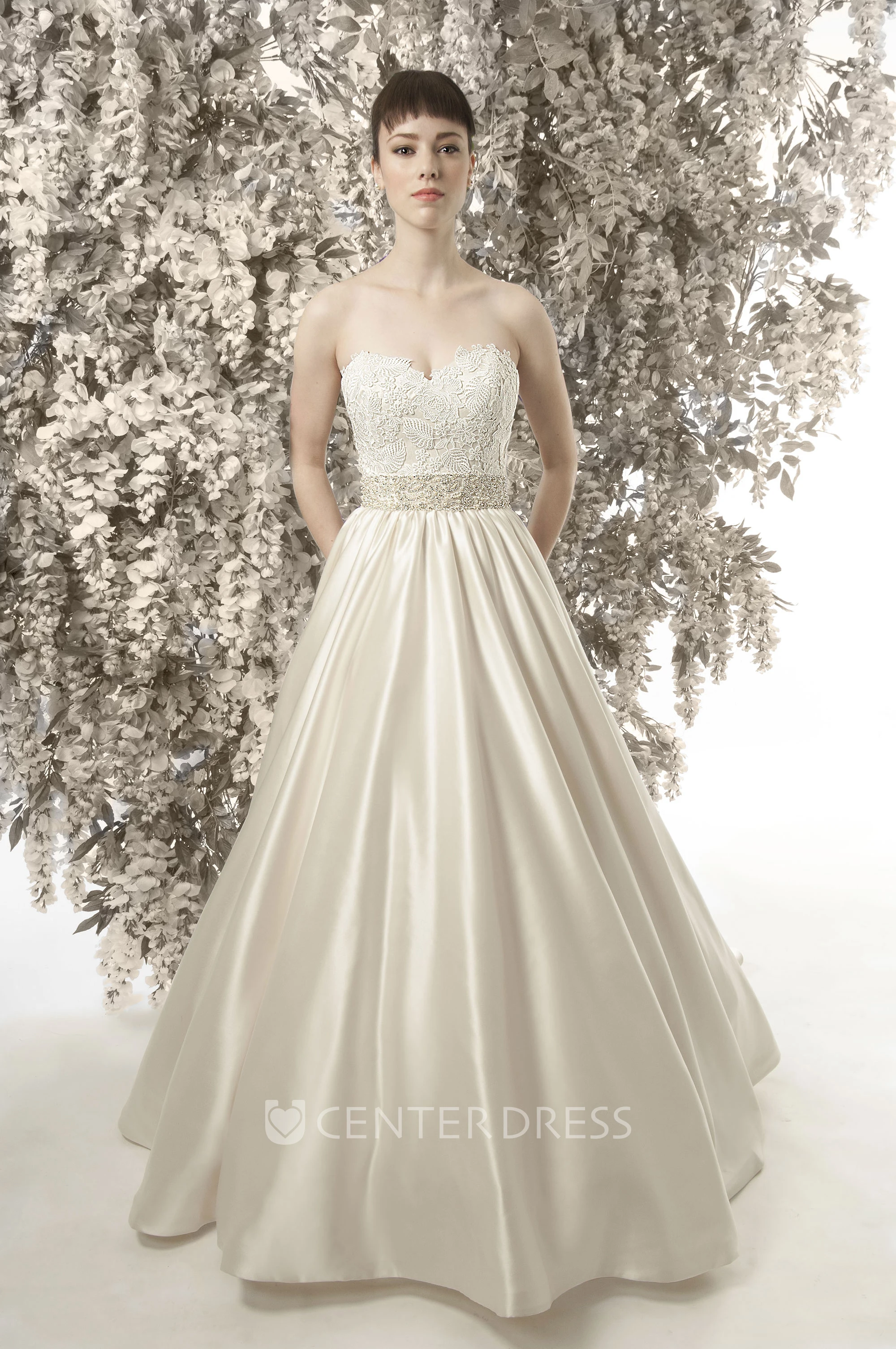 A-Line Sleeveless Sweetheart Appliqued Satin Wedding Dress