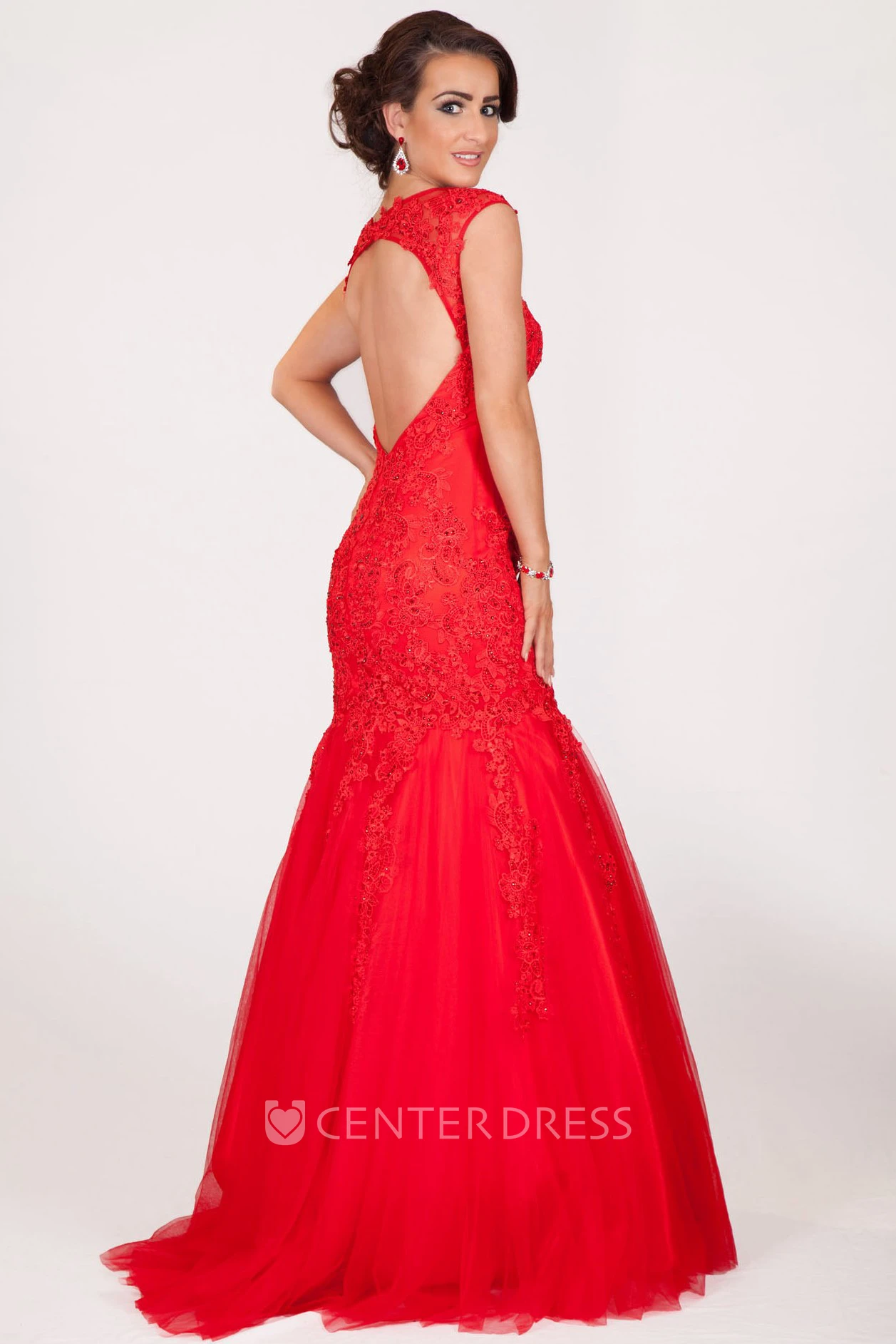 Trumpet Appliqued Sleeveless Scoop-Neck Floor-Length Tulle Prom Dress