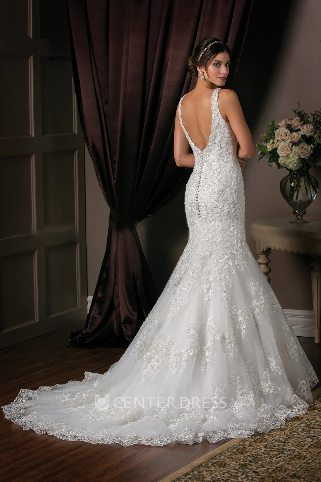 Sleeveless V-Neck Mermaid Wedding Dress With Appliques And Beadings