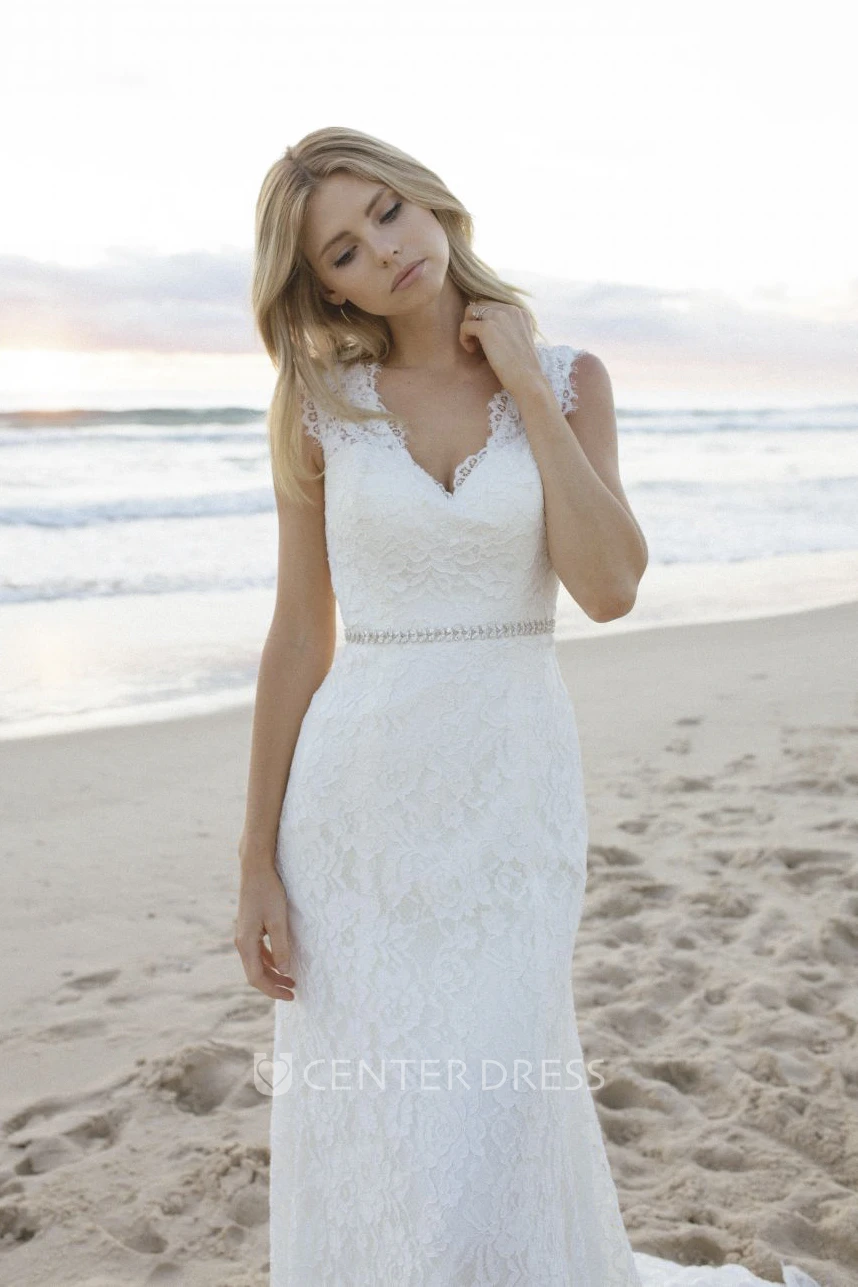 Boho A-line Elegant Lace Cap Sleeve Bridal Gown With V-neck And Keyhole