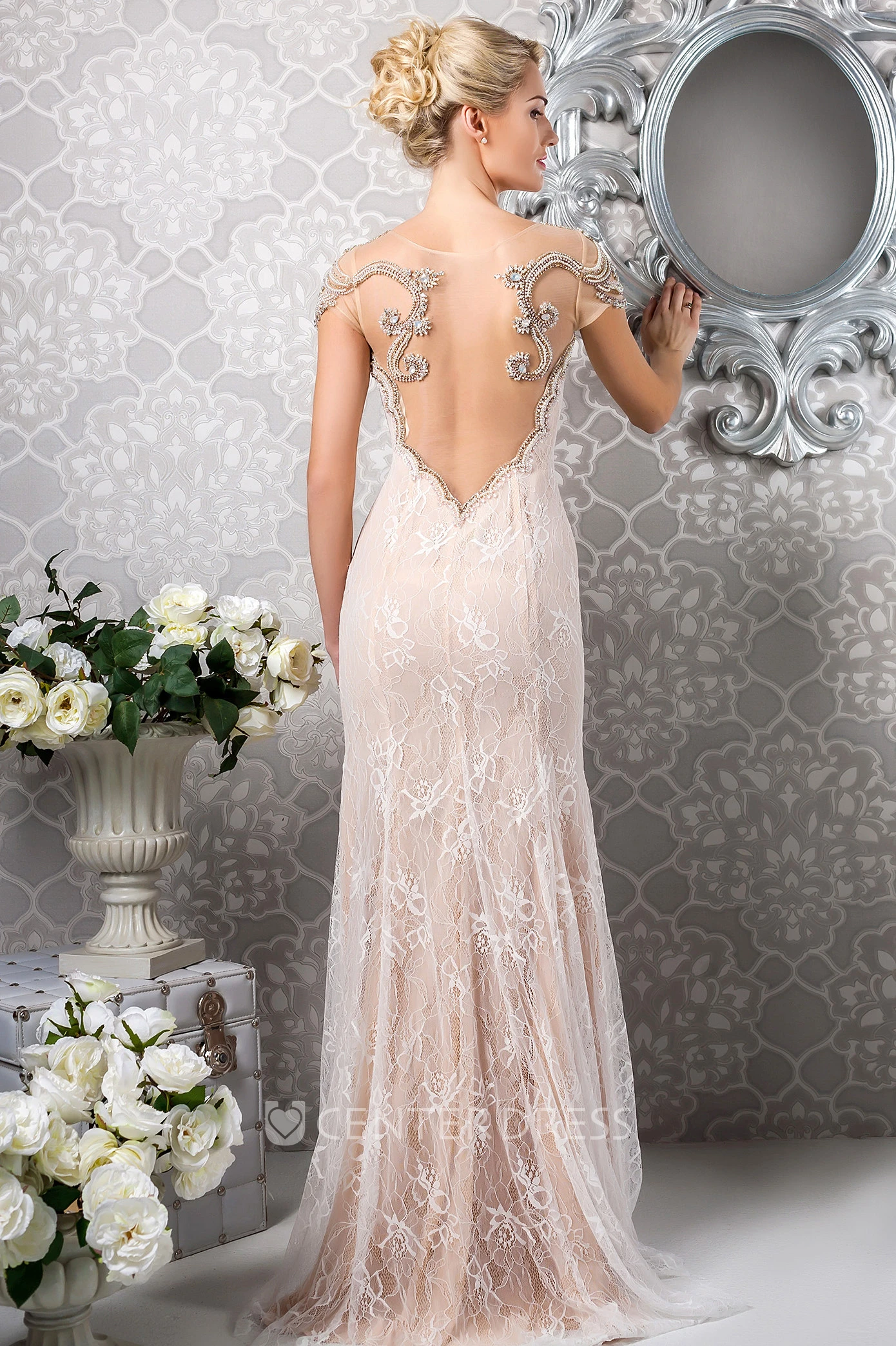 Sheath Scoop-Neck Beaded Long Sleeveless Lace Evening Dress