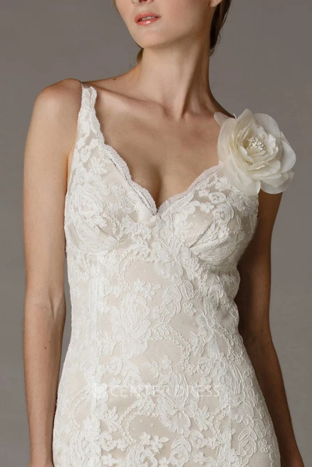 Trumpet Appliqued V-Neck Sleeveless Long Lace Wedding Dress With Flower