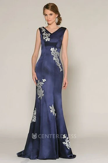 Trumpet Appliqued Sleeveless V-Neck Long Satin Prom Dress